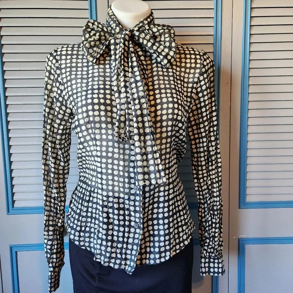 Isaac Mizrahi Black & White Button Down Top - Picture 3 of 14